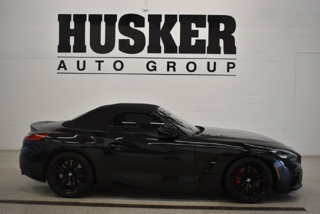 Used 2022 BMW Z4 M40i w/ Premium Package RWD image 2
