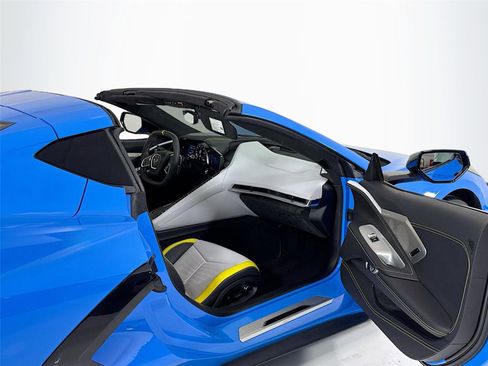 Used 2021 Chevrolet Corvette Stingray Premium Cpe w/ Z51 Performance Package RWD image 29