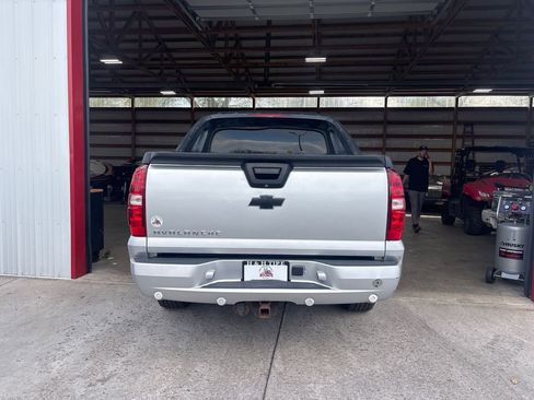 Used 2012 Chevrolet Avalanche LT w/ Suspension Package, Off-Road image 9
