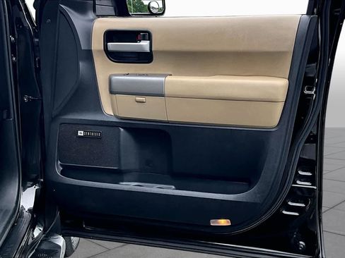Used 2017 Toyota Sequoia Limited w/ Safety & Convenience Package AWD/4WD image 23