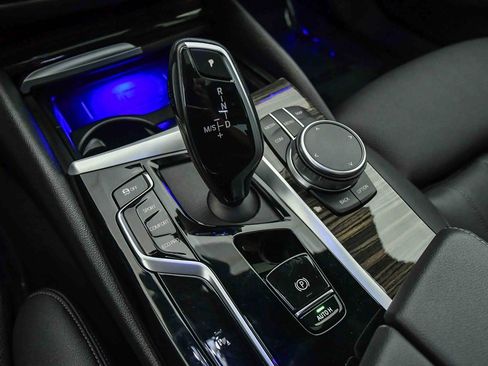 Certified 2022 BMW 530i w/ Convenience Package image 24