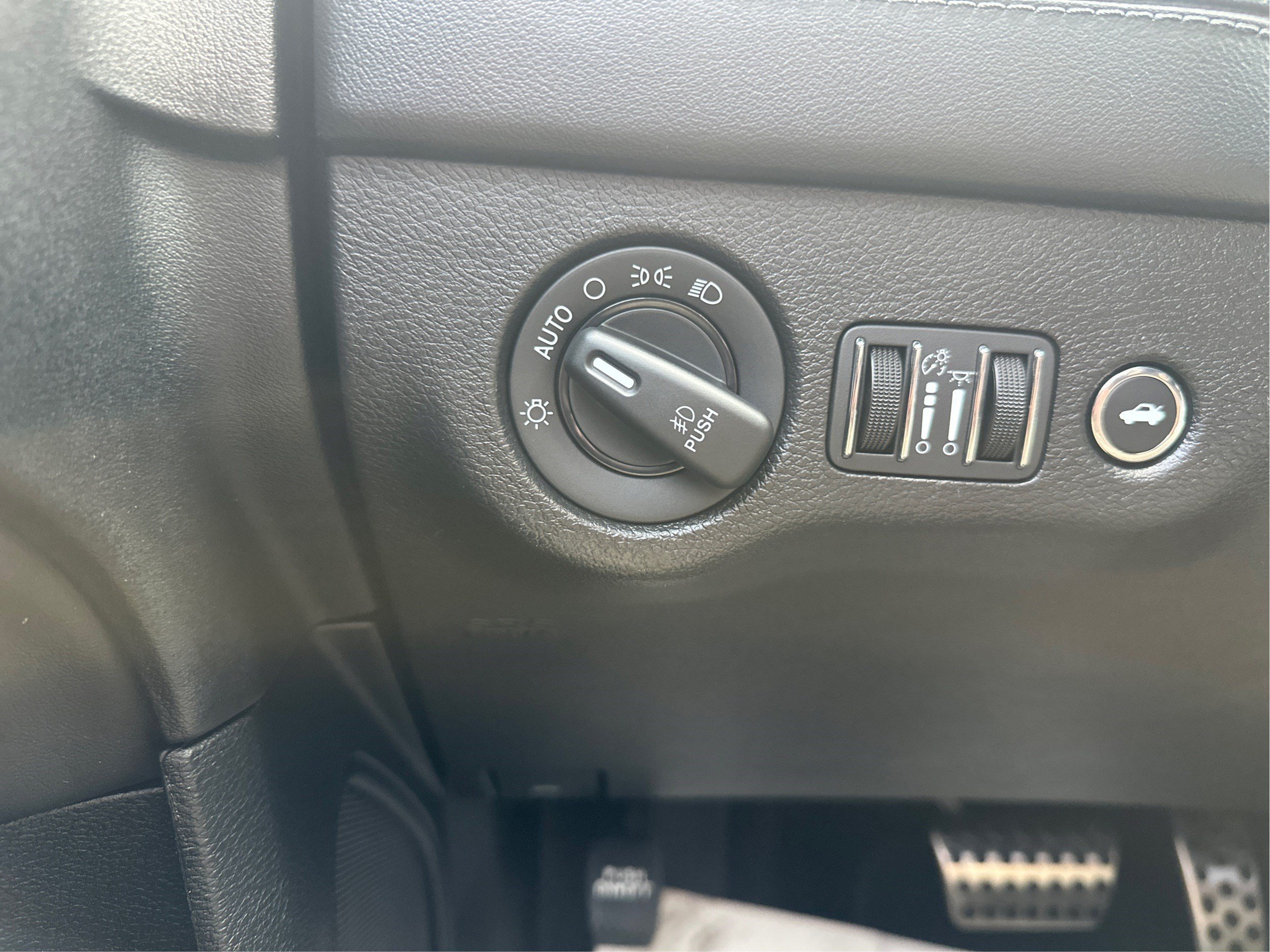 Used 2019 Dodge Charger Scat Pack w/ Plus Group RWD image 19