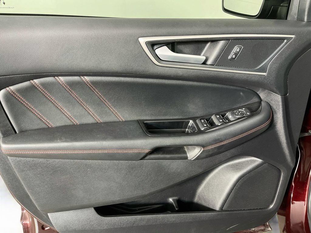 Used 2020 Ford Edge ST-Line w/ Cold Weather Package AWD/4WD image 30