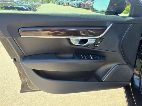 Used 2018 Volvo S90 T5 Momentum w/ Convenience Package FWD image 20