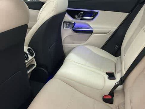 Used 2026 Mercedes-Benz GLC 300 4MATIC image 30