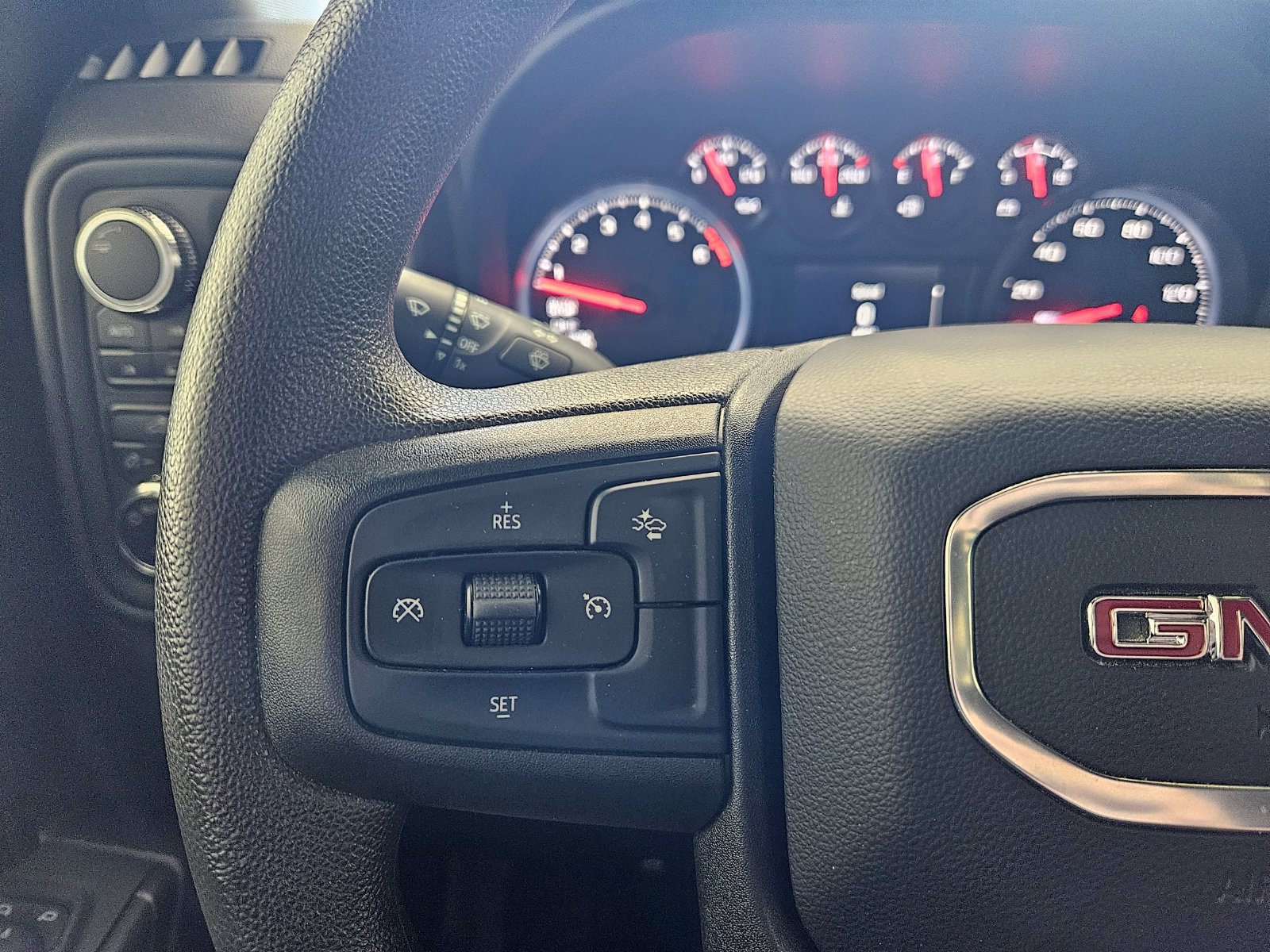 Used 2026 GMC Sierra 1500 Pro w/ Graphite Edition AWD/4WD image 18