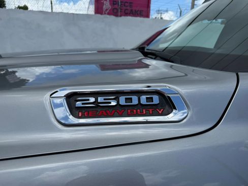 Used 2022 RAM 2500 Tradesman w/ Chrome Appearance Group AWD/4WD image 8