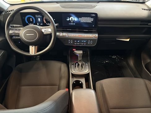 Used 2025 Hyundai Kona SEL image 8