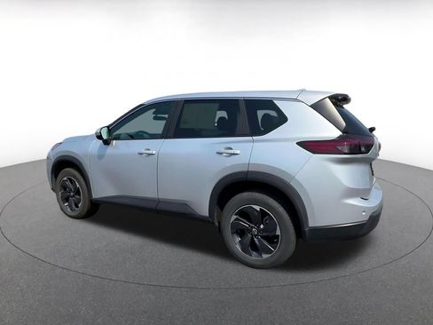 Used 2025 Nissan Rogue SV FWD image 10