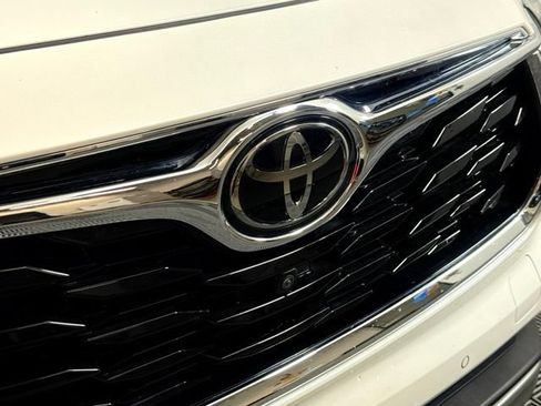 Used 2021 Toyota Highlander Platinum AWD/4WD image 14