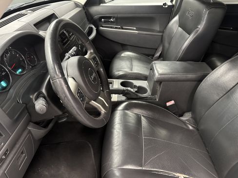Used 2011 Jeep Liberty Limited image 9