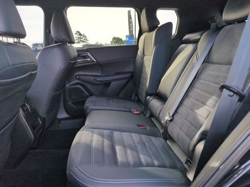 Used 2024 Mitsubishi Outlander SE Black Edition FWD image 29