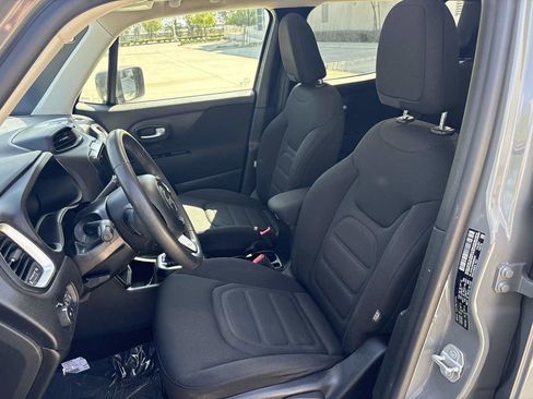 Used 2021 Jeep Renegade Latitude w/ Sun & Sound Group image 18