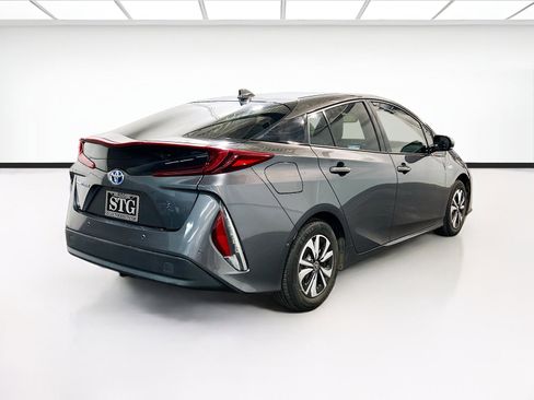 Used 2017 Toyota Prius Prime Advanced image 4