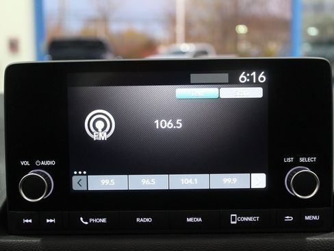 Certified 2022 Honda Civic EX image 25