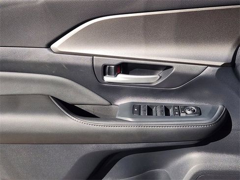 New 2026 Toyota Grand Highlander XLE image 14