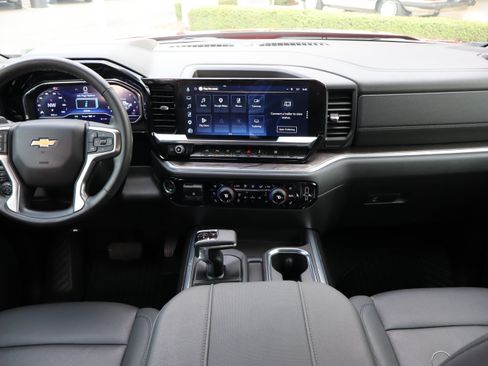 Used 2025 Chevrolet Silverado 1500 LTZ w/ LTZ Premium Package AWD/4WD image 17