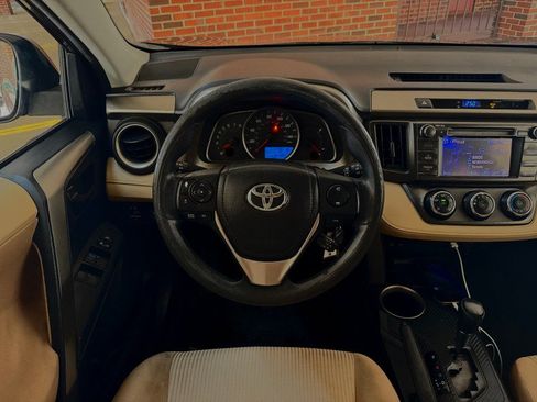 Used 2013 Toyota RAV4 LE AWD/4WD image 17