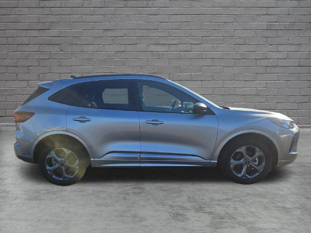 Used 2023 Ford Escape ST-Line w/ Tech Pack #1 AWD/4WD image 7