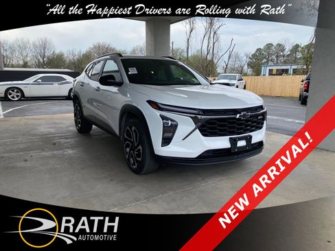 Used 2024 Chevrolet Trax RS w/ Sunroof Package image 4