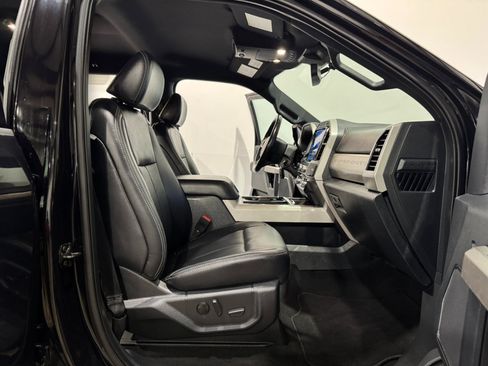 Used 2022 Ford F250 Lariat w/ Chrome Package image 13