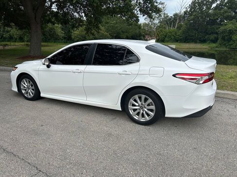 Used 2020 Toyota Camry LE FWD image 4