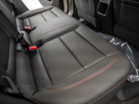 New 2026 Chevrolet Trax RS w/ Sunroof Package FWD image 32