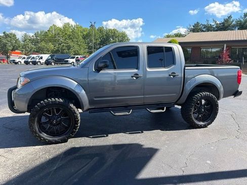 Used 2019 Nissan Frontier SV AWD/4WD image 7