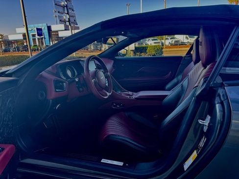 Used 2019 Aston Martin DB11 Volante image 5