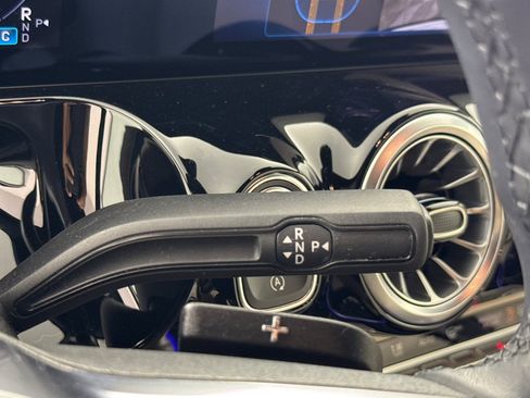 Used 2025 Mercedes-Benz GLA 250 image 20