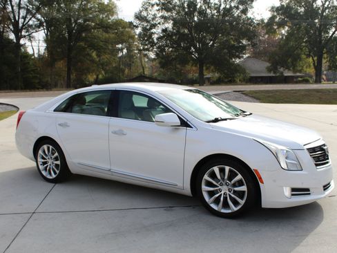 Used 2016 Cadillac XTS Luxury image 10