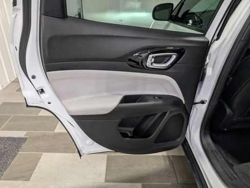 Used 2025 Jeep Compass Limited AWD/4WD image 8