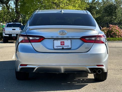 Used 2021 Toyota Camry SE FWD image 5