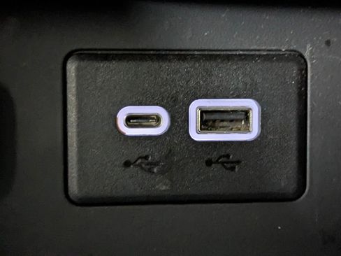 Used 2020 GMC Acadia SLE w/ Driver Convenience Package image 30