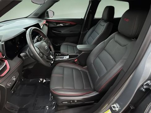 Used 2025 Chevrolet TrailBlazer RS w/ Convenience Package FWD image 18
