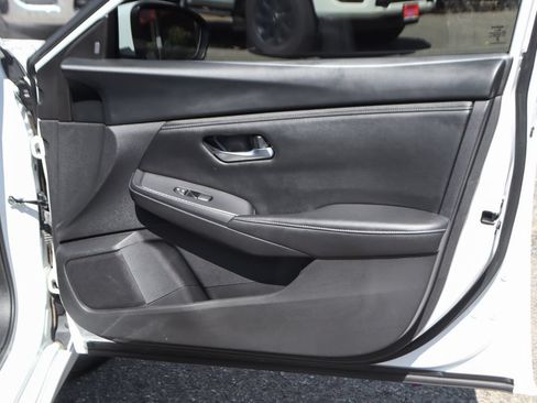 Used 2023 Nissan Sentra SV FWD image 36