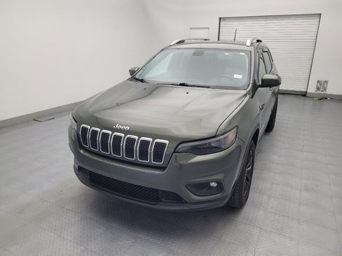 Used 2019 Jeep Cherokee Latitude Plus w/ Cold Weather Group AWD/4WD image 15