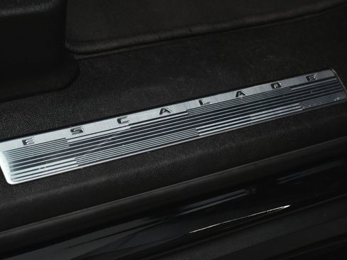 Used 2024 Cadillac Escalade Sport image 14