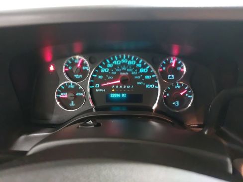 Used 2024 GMC Savana 2500 w/ Driver Convenience Package image 17