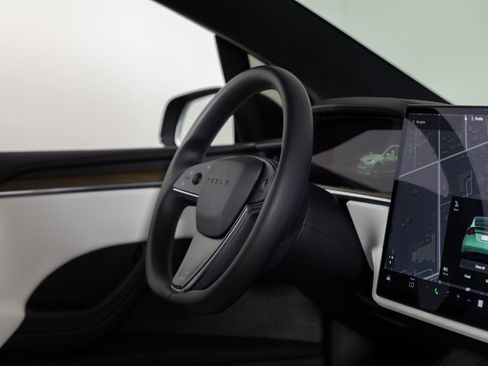 Used 2023 Tesla Model X AWD/4WD image 29