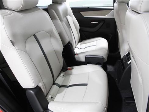 Certified 2024 MAZDA CX-90 Plug-In Hybrid w/ Premium Pkg image 19