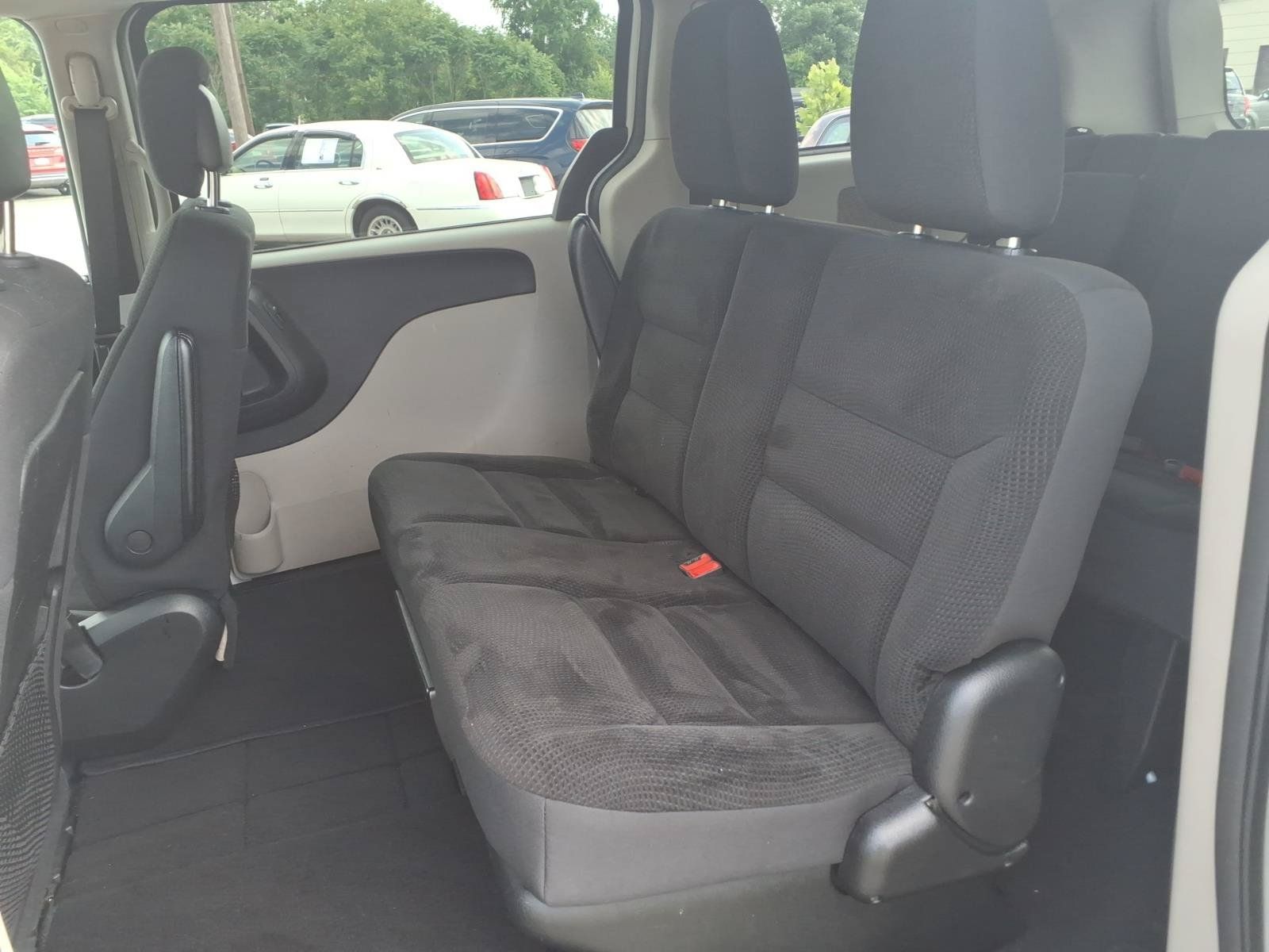 Used 2018 Dodge Grand Caravan SE w/ UConnect Hands-Free Group FWD image 7