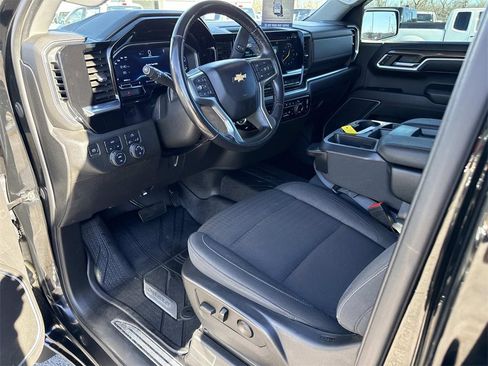 Used 2022 Chevrolet Silverado 1500 LT image 10