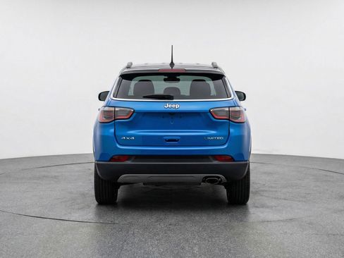 Used 2025 Jeep Compass Trailhawk image 7