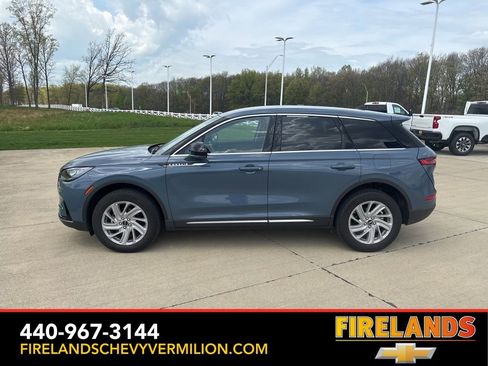 Used 2024 Lincoln Corsair AWD image 3