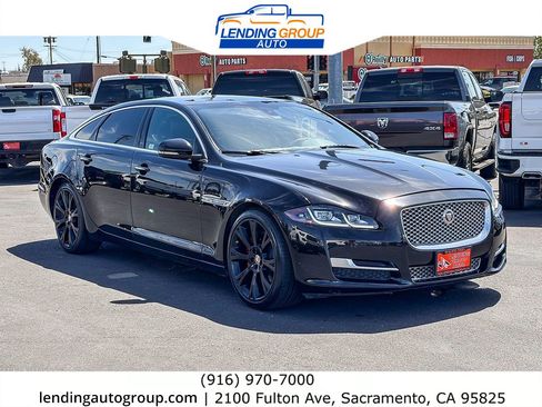 Used 2017 Jaguar XJ L Portfolio RWD image 5