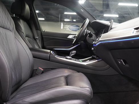 Used 2021 BMW X7 M50i AWD/4WD image 26