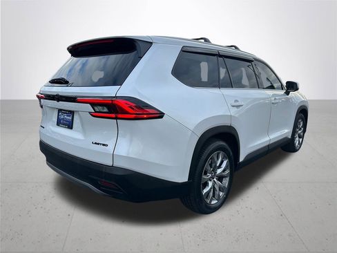 Used 2024 Toyota Grand Highlander Limited image 7