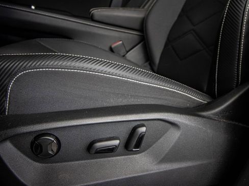 Used 2024 Volkswagen Atlas Cross Sport SE w/ Panoramic Sunroof Package image 23