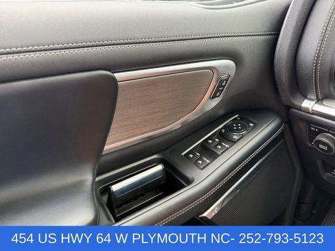 Used 2025 Ford Expedition Platinum AWD/4WD image 20